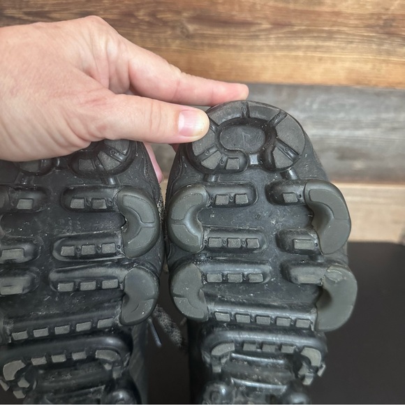 Nike Air Vapormax Flyknit Mens Size 11 Oreo Cookies Sneaker Athleisure - Picture 8 of 9